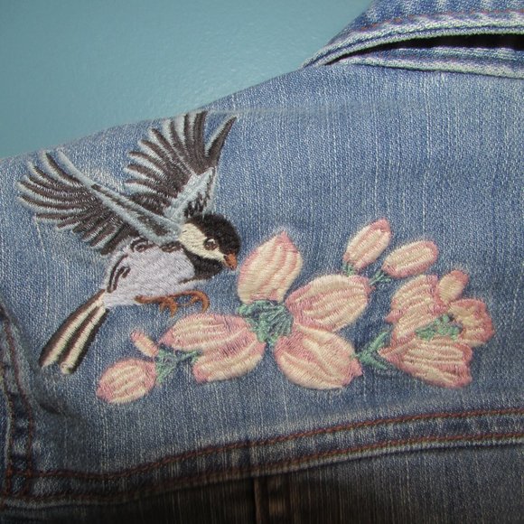 *2 for $25 item* Loft Outlet embroidered jeans jacket - Picture 6 of 7